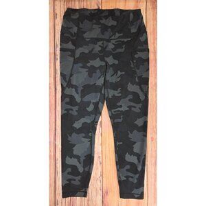 Yogalicious Camo Print High Waist Cropped‎ Leggings Large